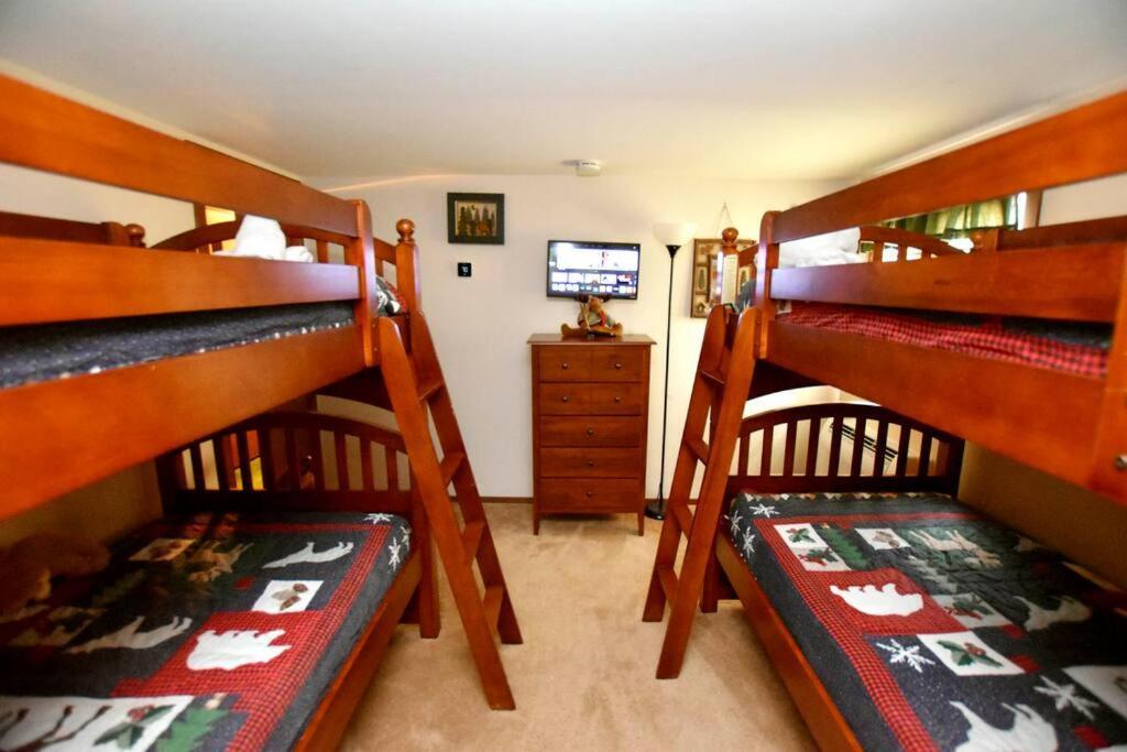 Crescent Lake 3-Bedroom Vacation Home Steps To Camelback Ski Area Ski-In Ski-Out מראה חיצוני תמונה