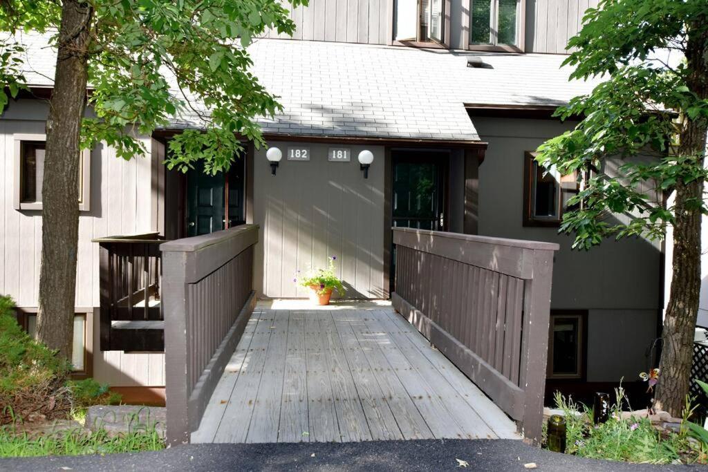 Crescent Lake 3-Bedroom Vacation Home Steps To Camelback Ski Area Ski-In Ski-Out מראה חיצוני תמונה