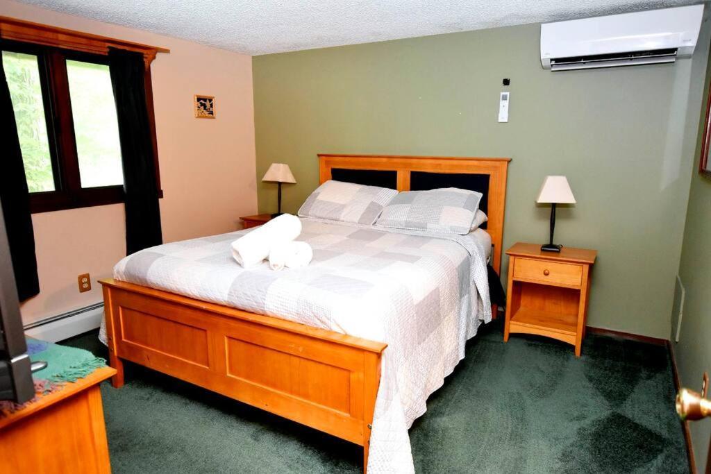 Crescent Lake 3-Bedroom Vacation Home Steps To Camelback Ski Area Ski-In Ski-Out מראה חיצוני תמונה